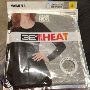 32 Degrees Black Long Sleeve Top